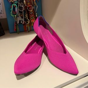 Rothy’s The Point in Dragonfruit Pink